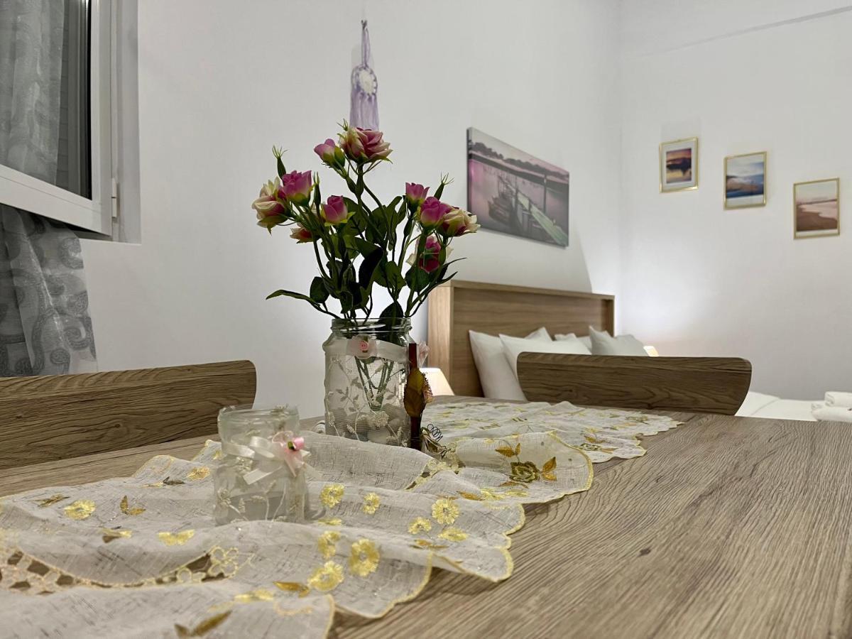 Gardenia Rooms Heraklion  Bagian luar foto