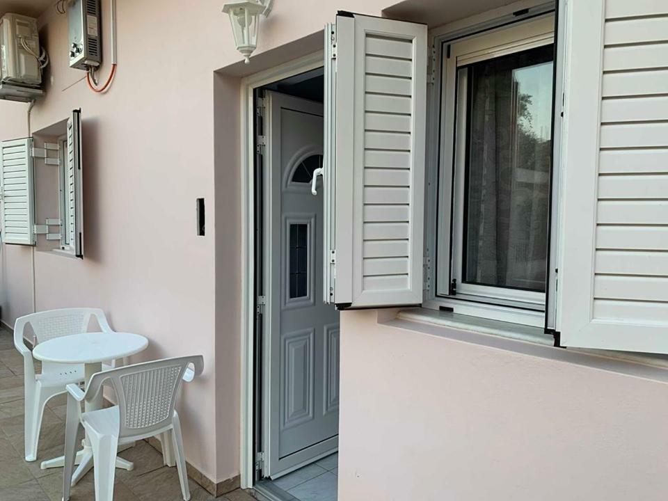 Gardenia Rooms Heraklion  Bagian luar foto